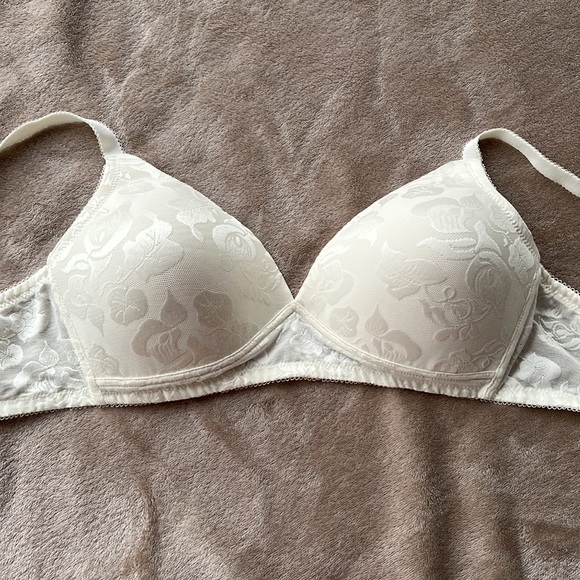 Wacoal Awareness Contour Wireless Bra 856167, Size 38B - Picture 16 of 16